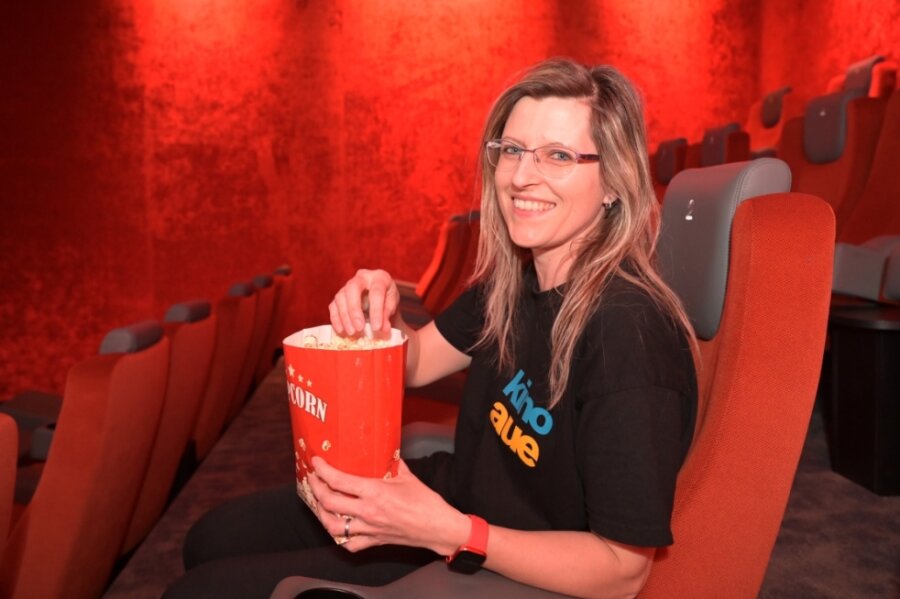 Im Nickelodeon-Kino in Aue ist am Donnerstag der Streifen "Sonic the Hedgehog 2" gezeigt worden. Klara Pelzer, die Frau von Inhaber Hendrik Pelzer, hat schon mal Platz genommen. 