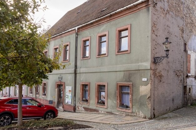 Trotz Verzögerung sieht Stadtrat Uttmann-Haus-Projekt als Chance - Für einige gilt das Gebäude als Geburtshaus von Barbara Uthmann. Die bekannte Unternehmerin aus dem 16. Jahrhundert wird in Elterlein von jeher Uttmann geschrieben. Ein Verein und die Stadt wollen das Haus sanieren.
