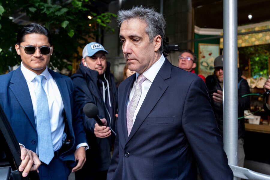 Trump-Anwalt nimmt Cohen ins Verhör - Michael Cohen (r) wurde als Trumps rechtlicher "Ausputzer" bekannt - mit enger Beziehung und direktem Zugang zum ehemaligen Präsidenten.