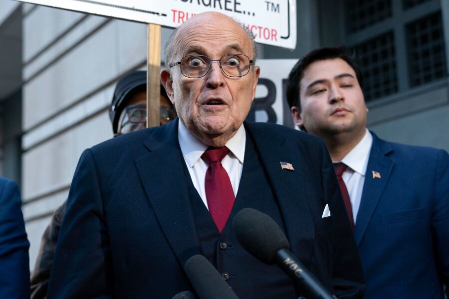 Trump-Verbündeter Giuliani verliert Anwaltslizenz - New Yorks Ex-Bürgermeister Giuliani ist für skurrile öffentliche Auftritte bekannt.