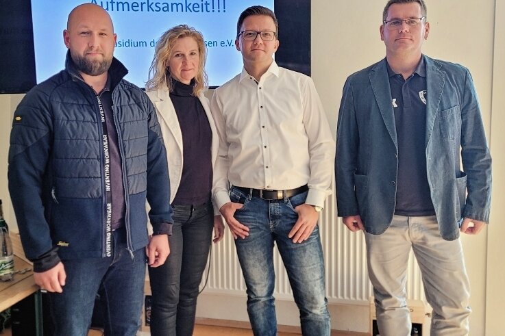 TSV Crossen vollzieht Wechsel an der Spitze - Christopher Berger, Nancy Jentsch, Alexander Drescher und Kevin Kaden (von links nach rechts) bilden den neuen TSV-Vorstand. 