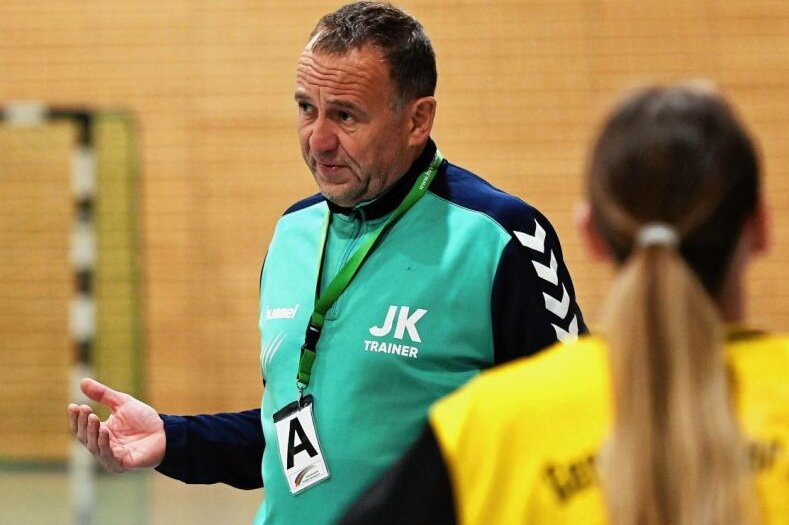 TSV Fortschritt Mittweida: Ein Trainer bei zwei Vereinen - Jörg Kussmann trainierte in dieser Saison nicht nur die zweite Männermannschaft in Mittweida, sondern auch die Geringswalder Kreisliga-Frauen. In diesem Team spielen auch seine beiden Töchter. 