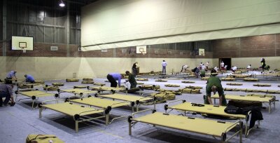 TU-Turnhalle bleibt Flüchtlingsunterkunft - Die sanierungsbedürftige Uni-Sporthalle am Thüringer Weg in Bernsdorf bleibt weiterhin Notquartier für Asylbewerber.