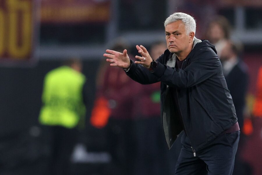 Türkische Medien: José Mourinho wird Trainer bei Fenerbahce - José Mourinho soll Trainer von Fenerbahce Istanbul werden.