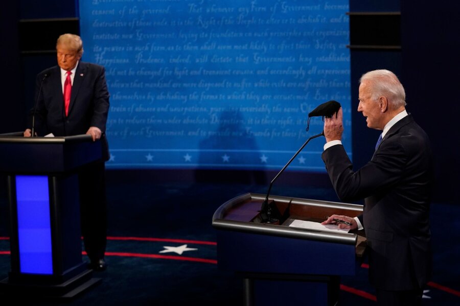 TV-Duell zwischen Biden und Trump beginnt - Donald Trump (l) und Joe Biden treffen im TV-Duell aufeinander.