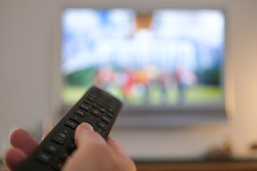 TV-Kosten für Mieter: Bald fällt das "Nebenkostenprivileg" - Am 1. Juli endet das "Nebenkostenprivileg", bei dem Vermieter die Kosten für TV-Anschlüsse auf die Mieter umlegen konnten.