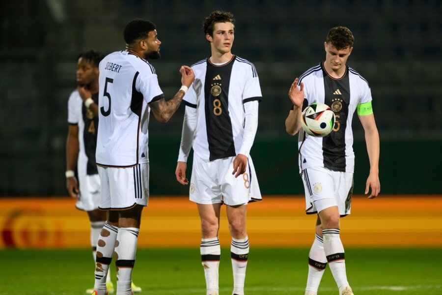 U21 stolpert in EM-Quali mit Nullnummer gegen Kosovo - Die deutsche U21 kam nicht über ein 0:0 gegen Kosovo hinaus.