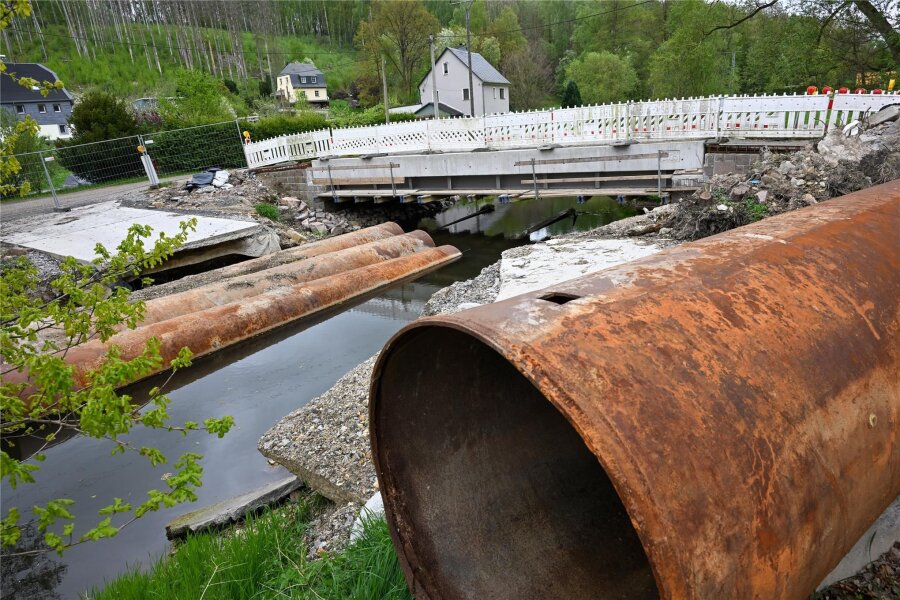 Überschwemmungen treiben Kosten für Brückenbau in Limbach-Oberfrohna in die Höhe - Die Baustelle für den Ersatzbau einer Brücke in Wolkenburg wurde im Dezember geflutet. Daraus ergeben sich hohe Mehrkosten für die Stadt.