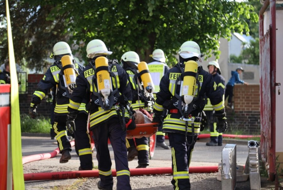 Übung unter realen Bedingungen: Feuerwehr Hainichen probt für den Ernstfall
