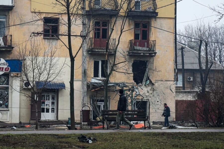 Beschossenes Haus in Mariupol. Zivilisten sollten die Stadt durch humanitäre Korridore verlassen können.