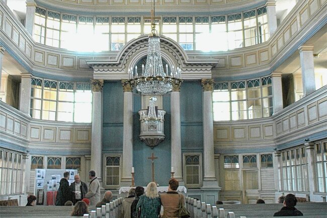 Ukrainekrieg und Konflikte in Deutschland: Pfarrer Klaus Tietze ruft zum Friedensgebet - In der Stadtkirche in Waldheim finden ab kommender Woche Friedensgebete statt, und zwar immer dienstags nach dem Gebetsläuten um 18 Uhr. 