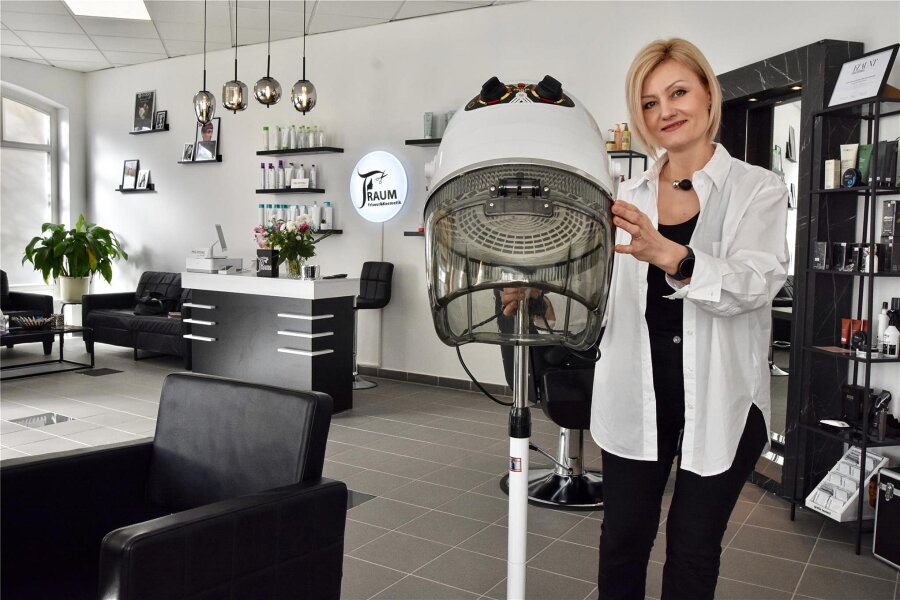 Ukrainerin eröffnet Friseur-Salon auf dem Sonnenberg - Tetyana Vashishin in ihrem neuen Salon.