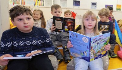 Ukrainische Kinderbücher in Bibliothek - 