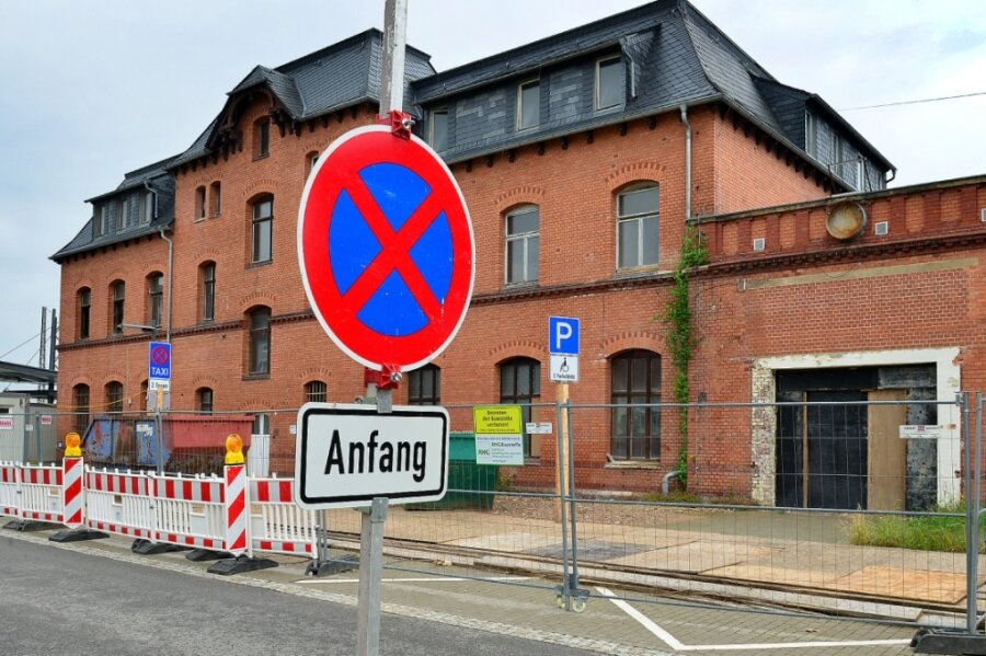 Umbau des Mittweidaer Bahnhofs droht zu stocken - Ein Anfang bei der Sanierung des Mittweidaer Bahnhofes ist gemacht. Doch für den Bau am Nebengebäude fehlen die Fördermittel. 