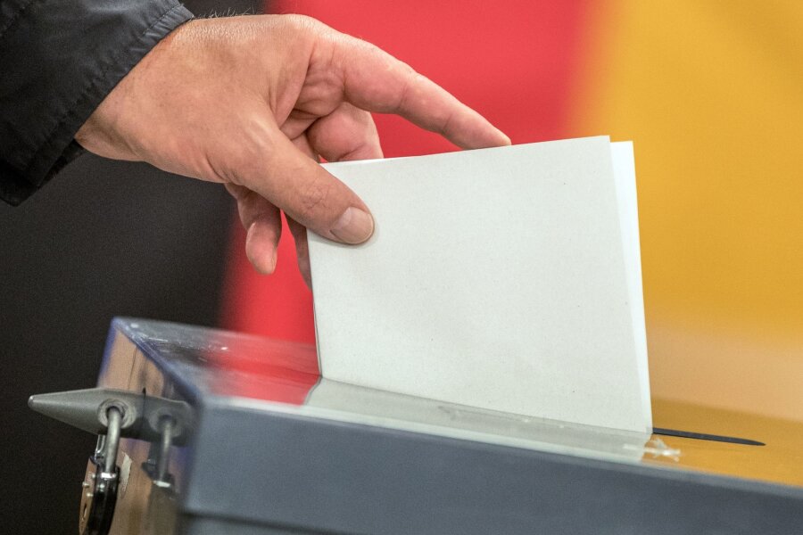 Umfrage: AfD verliert bei Sonntagsfrage, SPD auf Platz 2 - Wie würden Wählerinnen und Wähler entscheiden, wenn am Sonntag Bundestagswahl wäre?
