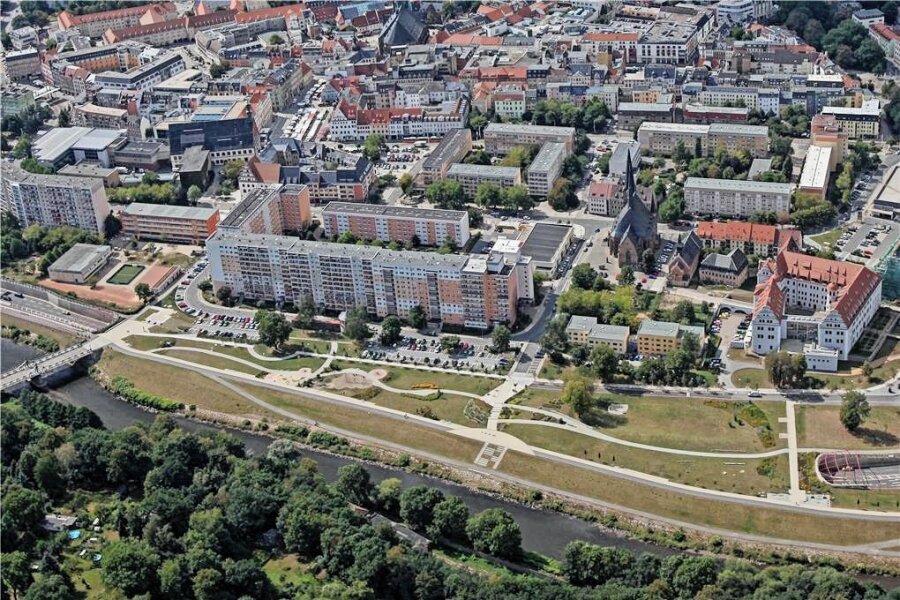 Umfrage zum Image von Zwickau ist komplett - Das Zwickauer Muldeparadies mit Schloss Osterstein.
