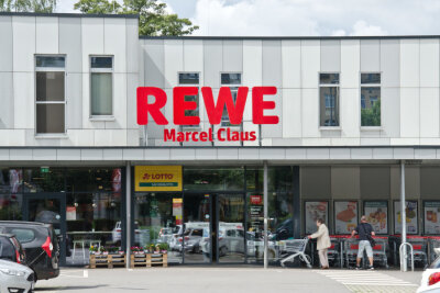 Der REWE-Markt auf der Beyerstr. wurde 2021 vergrößert, umgebaut & modernisiert.