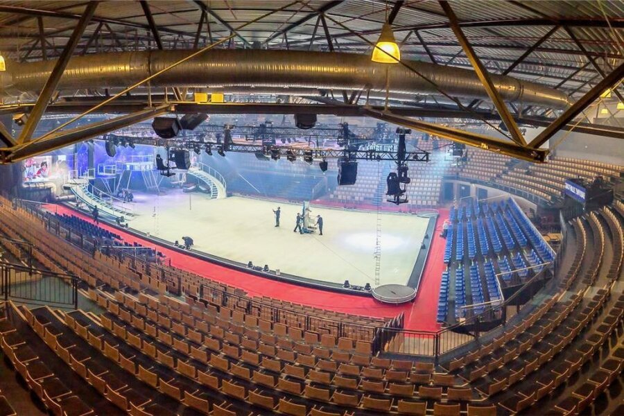 Umzug der Zwickauer Bundesliga-Handballerinnen in die Stadthalle wird konkreter - Blick in die leere Stadthalle. 