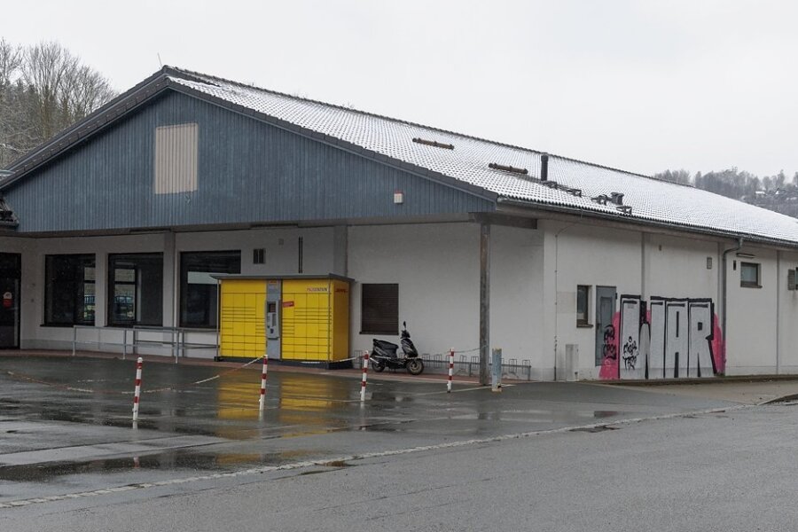 Der ehemalige Aldi-Markt wird zur neuen Notunterkunft in Annaberg-Bucholz. Der Umzug findet am Samstag statt. Am Mittwoch soll alles fertig sein. 
