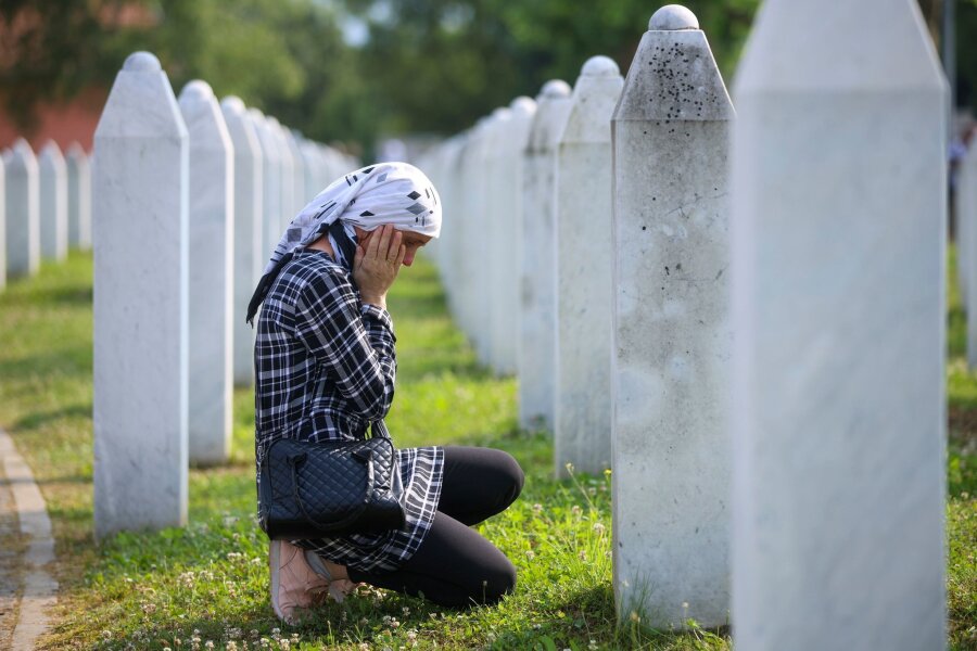 UN führen Gedenktag für Völkermord von Srebrenica ein - Dem Massaker von Srebrenica im Zuge des Bosnien-Kriegs fielen 8000 bosnische Muslime zum Opfer.