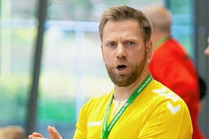 Unbegreifliche zweite Hälfte - Mehrfach engagiert - als Präsident, Trainer und Spieler: Felix Schneider vom HCAB. 