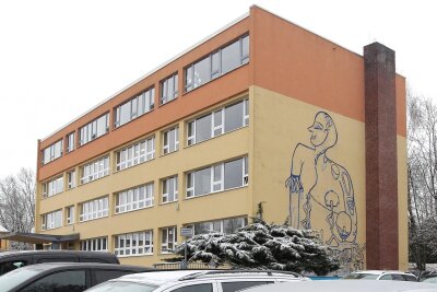 Unbekannte beschmieren Käthe-Kollwitz-Schule in Plauen - Das Archivfoto zeigt die Käthe Kollwitz Schule. Sie ist jetzt von Unbekannten mit Graffiti beschmiert worden.