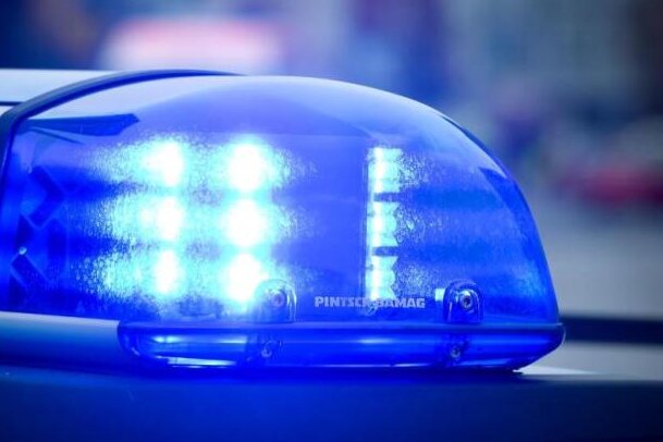 Unbekannte brechen in Lagerhalle in Bad Brambach ein - Unbekannte haben aus einer Lagerhalle in Bad Brambach unter anderem ein Babybett gestohlen.