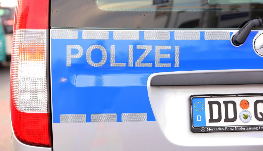 Unbekannte dringen in Zwickauer Wohnung ein - LKA warnt vor Einbrechern - Unbekannte sind am Dienstag in eine Paterrewohnung eines Mehrfamilienhauses in Zwickau eingedrungen.