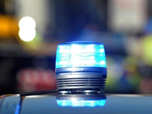 Unbekannte schlagen Scheiben bei AfD-Büro ein - Die Polizei in Freiberg nimmt Hinweise unter 037322 15-100 entgegen.