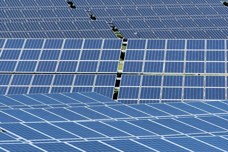Unbekannte stehlen Solarmodule - 15.000 Euro Schaden - 
