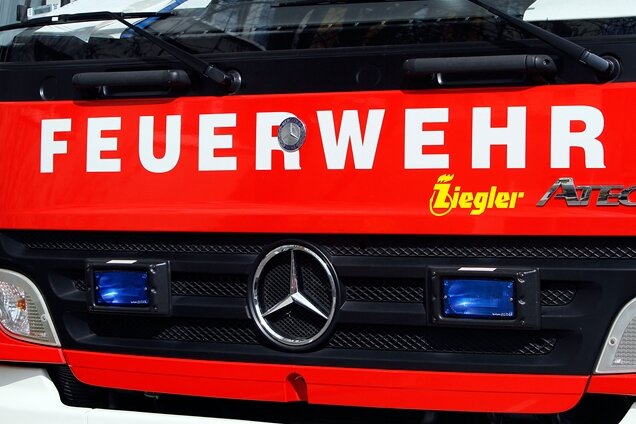 Unbekannte verüben Brandstiftung an Wohnhaus in Plauen - 