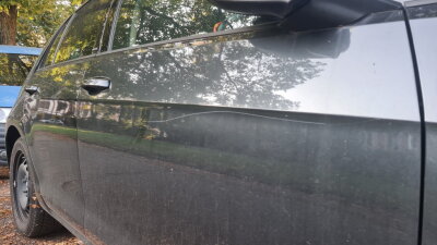 Unbekannte zerkratzen etwa 50 Fahrzeuge - Unbekannte Täter haben in der Nacht zum Sonntag in Zwickau und Wilkau-Haßlau etwa 50 Autos und Krads beschädigt.