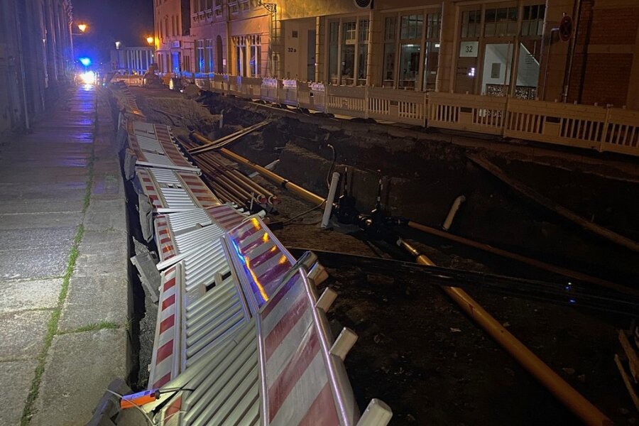 Unbekannte zerstören Baustellenabsperrung auf Buchholzer Straße - Unbekannte haben in der Nacht zu Sonntag auf der Buchholzer Straße randaliert.