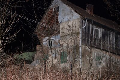 Unbewohntes Haus in Niederfrohna stürzt teilweise ein - 