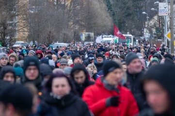 Unerlaubter Massenprotest gegen Coronapolitik - Corona-Proteste am Wochenende in Zwönitz. 