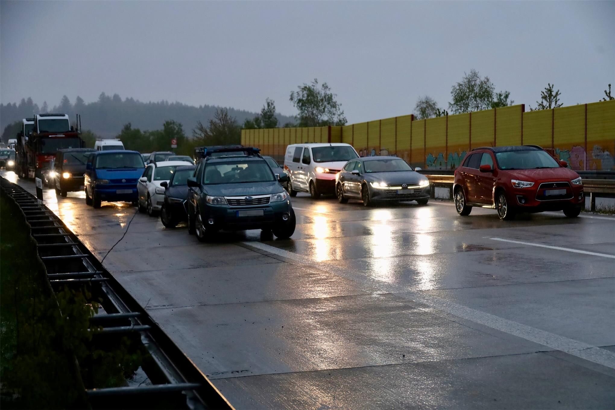 Unfälle Bei Graupelschauer: A 72 Bei Zwickau Am Samstag Zeitweise Voll ...