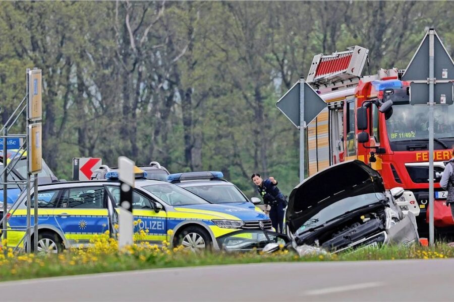 Unfall am Graurock Mülsen - Bei einem Vorfahrtsunfall auf der S 286 wurde glücklicherweise niemand schwer verletzt. 