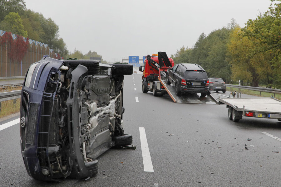 Ein Unfall hat sich am Dienstag gegen 12.45 Uhr auf der A 72 bei Chemnitz ereignet. 