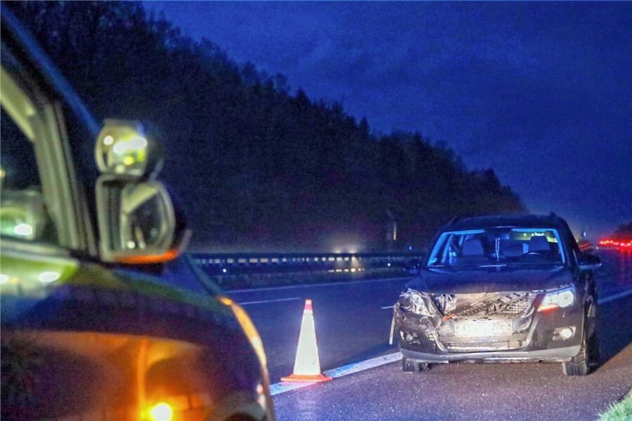 Unfall auf A4 sorgte kurzzeitig für Stau - Auf der A4 kam es am Sonntagabend zu einem Unfall mit einem beteiligten Fahrzeug.