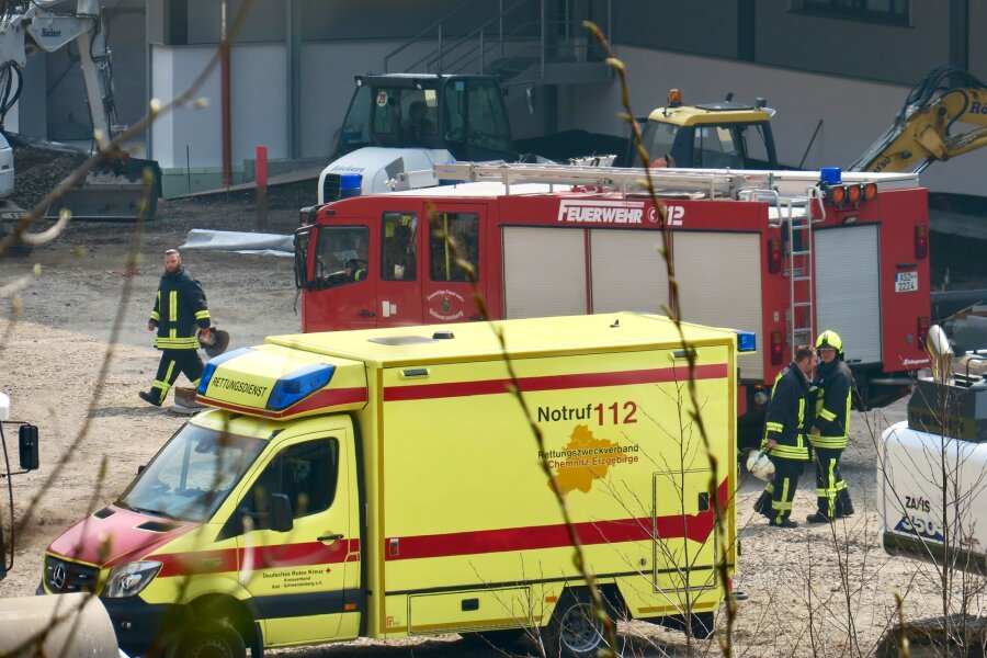 Unfall auf Gelände von Porsche Werkzeugbau: Bauarbeiter stürzt in Schacht - 