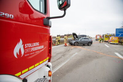 Unfall bei Hartenstein führt zu Sperrung der Autobahn 72 - 
