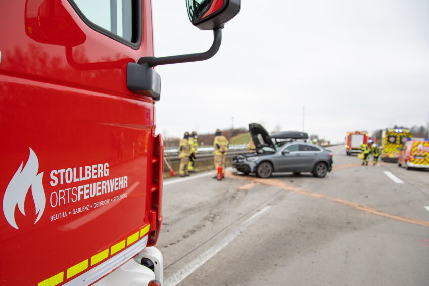Unfall bei Hartenstein führt zu Sperrung der Autobahn 72 - 