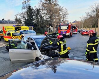 Unfall: Fahrerin schwer verletzt - 