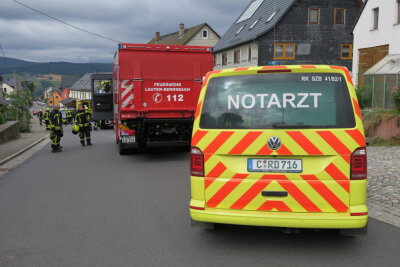 Unfall in Bernsbach: Automatischer Notruf alarmiert Einsatzkräfte - 