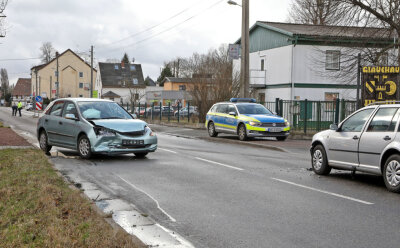 Unfall in der Mittagszeit: Zwei Schwerverletzte im Glauchauer Ortsteil Jerisau - 