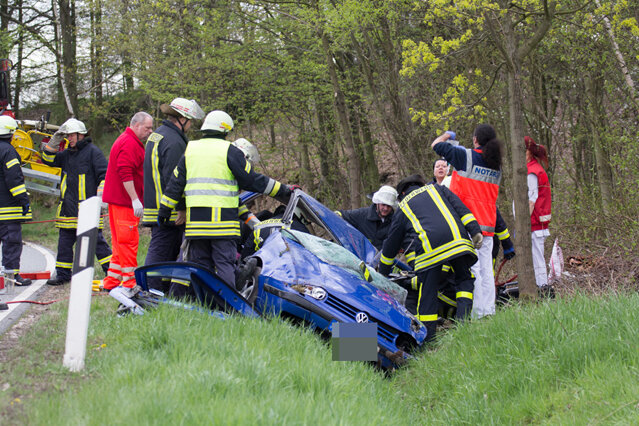 Unfall in Niederlungwitz fordert zwei Verletzte - 