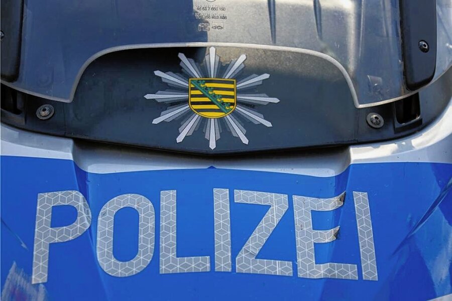 Unfall in Niederwiesa: 57-jähriger VW-Fahrer verletzt - Die Polizei musste am Montagnachmittag zu einem Unfall nach Niederwiesa ausrücken.