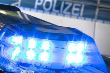 Unfall in Schönfels: Mann und Elfjährige schwer verletzt - 