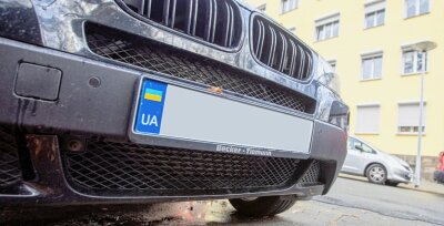 Unfall mit ukrainischem Auto: Was tun? - Ukrainische Autos gehören auch im Vogtland zum Straßenbild, nicht alle haben eine gültige Haftpflichtversicherung. Wer in einen Unfall verwickelt wird, kann dennoch eine Schadensregulierung durchsetzen. 
