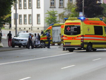 Unfall nahe Schwanenteich: Motorradfahrer leicht verletzt - 